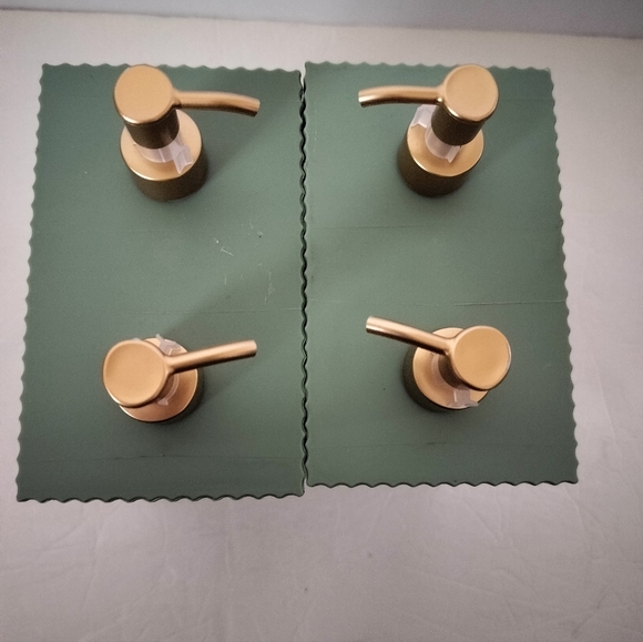 Soap Lotion Sanitizer Dispensers 2 Count Green Spring Bathroom Home Decor - Picture 2 of 3